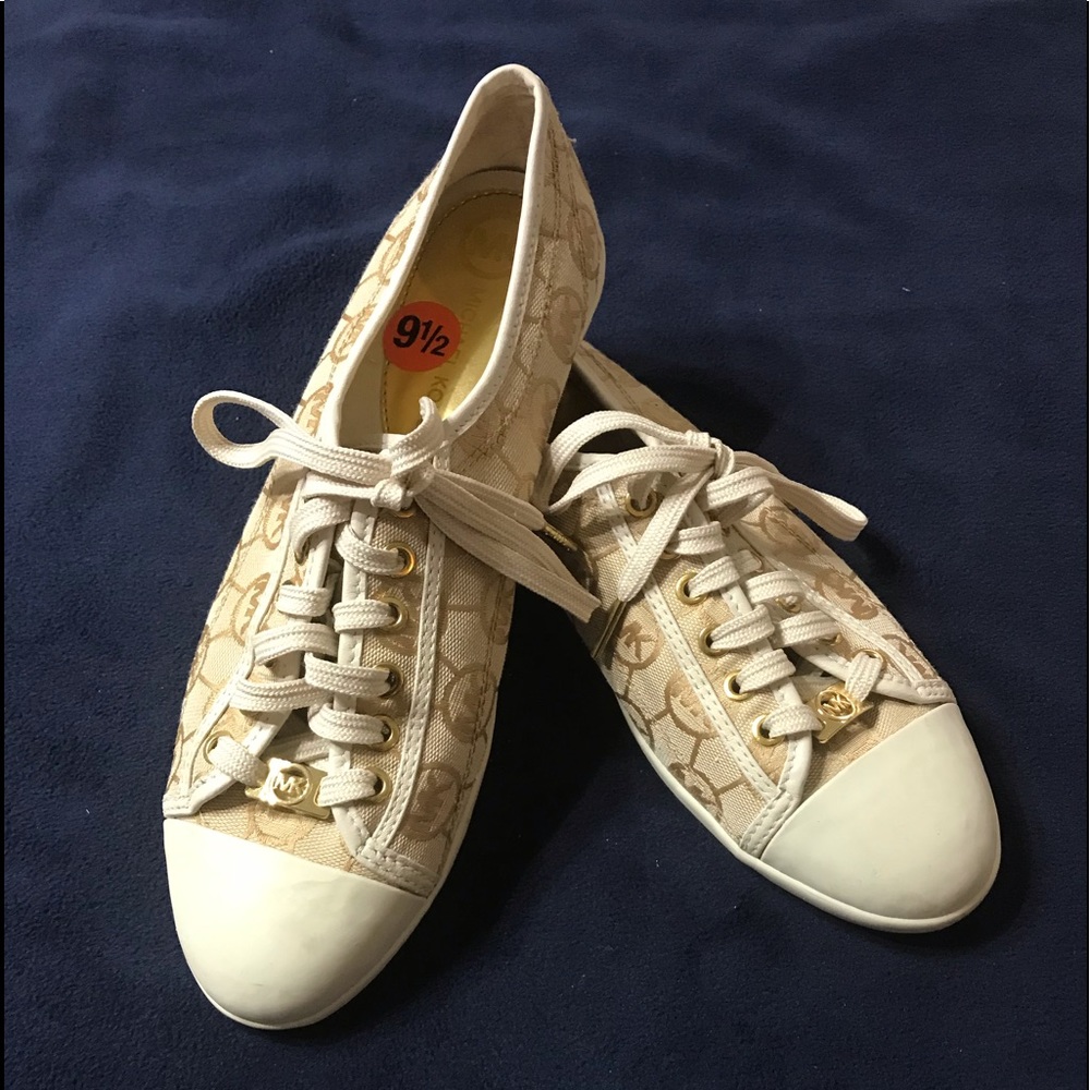 MICHAEL KORS MK City Sneaker signature mon Size9.5